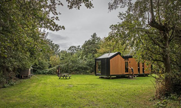 Mirjam Looij heeft geen moment spijt van haar tiny house