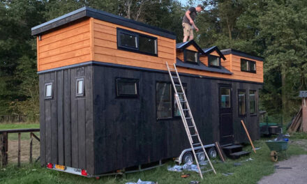 Tiny house laatste klus jonge timmerman