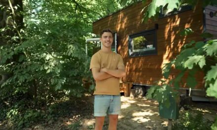 Natuurmens Jeroen geniet van tiny house