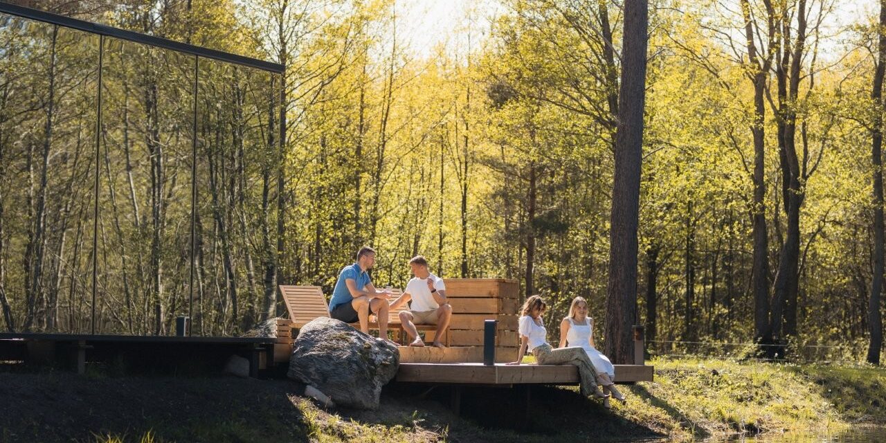 Spiegeltje, spiegeltje aan de gevel…..